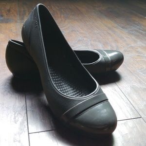 Slip-on Crocs flats